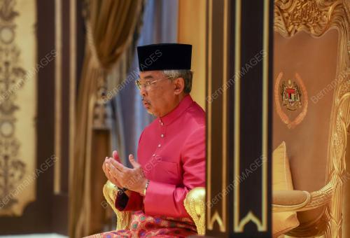 AL-SULTAN ABDULLAH RI'AYATUDDIN AL-MUSTAFA BILLAH SHAH