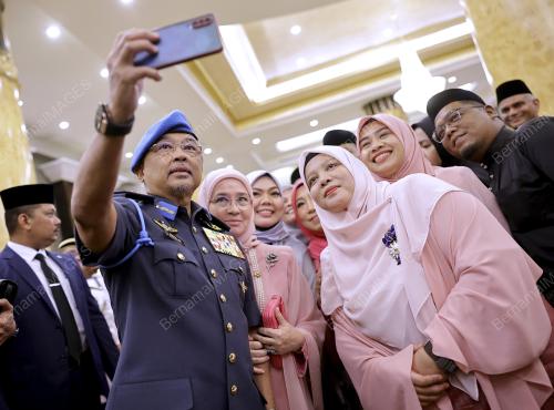 AL-SULTAN ABDULLAH RI'AYATUDDIN AL-MUSTAFA BILLAH SHAH