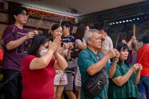 TINJAUAN SAMBUTAN TAHUN BARU CINA
