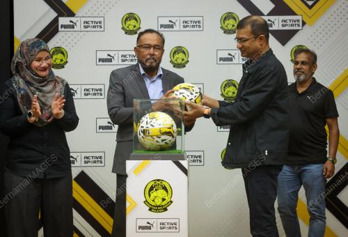 PELANCARAN BOLA RASMI KEJOHANAN KENDALIAN FAM
