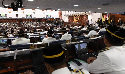 KL40_17072018_PARLIMEN_BN201807163289