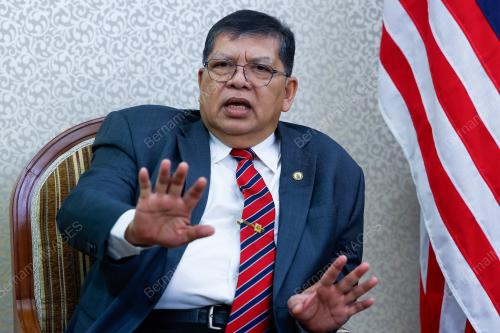 TAN SRI JOHARI ABDUL