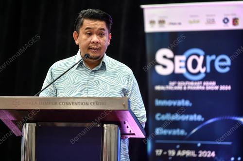 DATUK LUKANISMAN AWANG SAUNI
