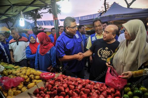 KL40_18052004_GOMBAK