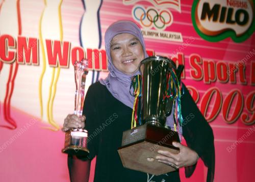 ANUGERAH WANITA DAN SUKAN MOM