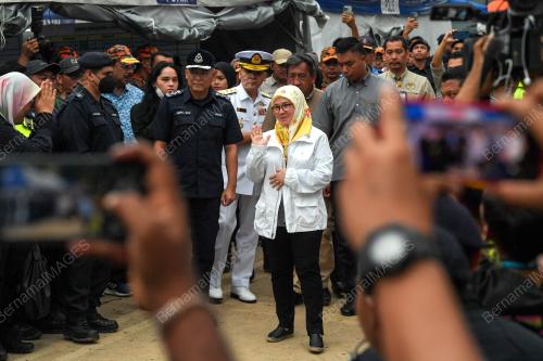 TANAH RUNTUH BATANG KALI