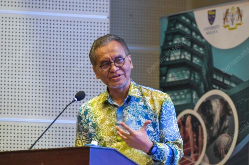 DATUK SERI DR DZULKEFLY AHMAD