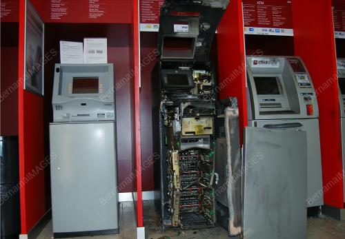 ROMPAKAN ATM
