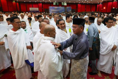 DATUK DR MOHD NA'IM MOKHTAR