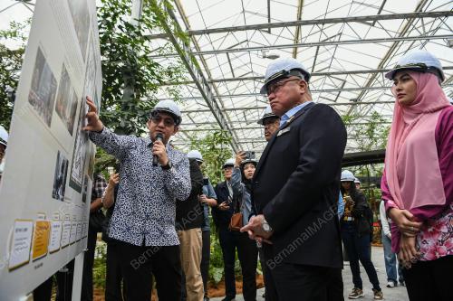 DATUK SERI TIONG KING SING
