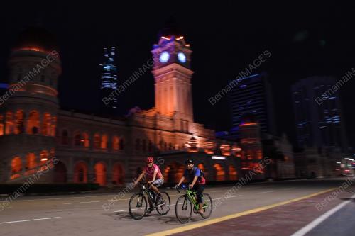 TINJAUAN BERBASIKAL WAKTU MALAM PKPB KUALA LUMPUR