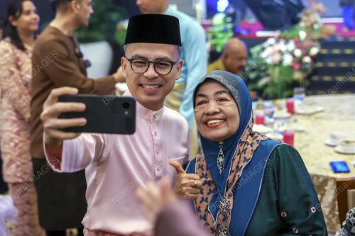 DATUK FAHMI FADZIL