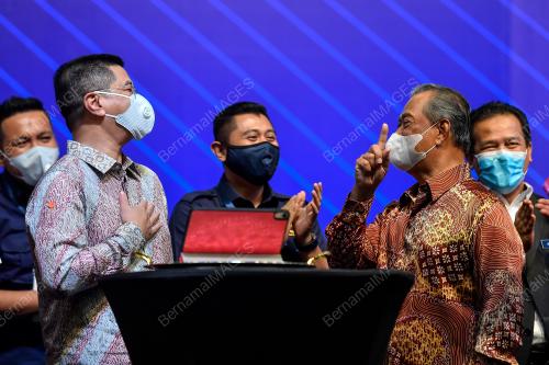 TAN SRI MUHYIDDIN YASSIN