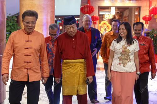 SULTAN SHARAFUDDIN IDRIS SHAH