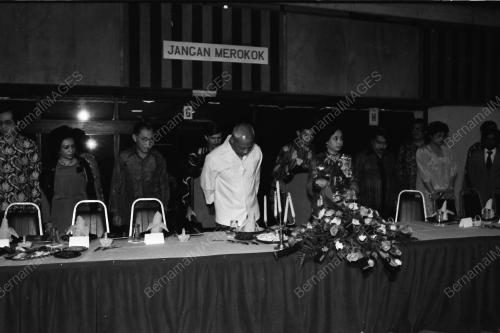 MAKAN MALAM PELADANG
