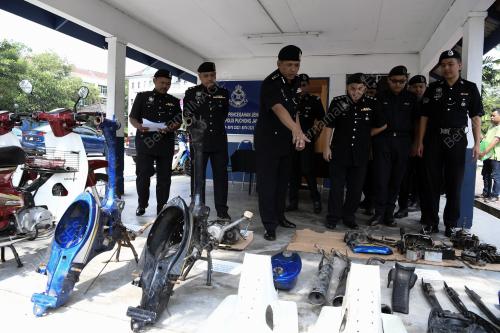 KL40_24072018_POLIS_CURI