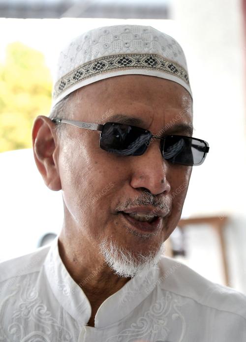KL40_24102013_PROF_BAKAR