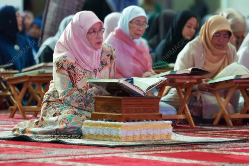 TUNKU AZIZAH AMINAH MAIMUNAH ISKANDARIAH