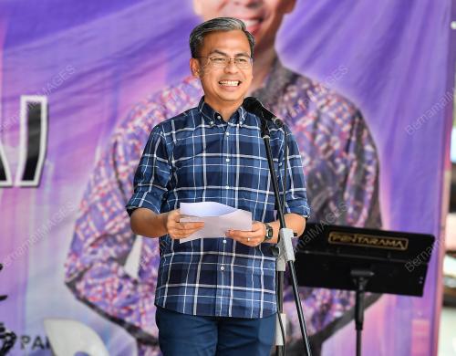 AHMAD FAHMI MOHAMED FADZIL