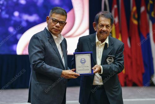 DATUK SERI SAIFUDDIN NASUTION ISMAIL