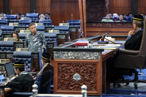 KL40_26022026_PARLIMEN