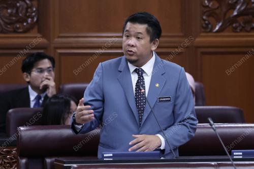 DATUK LUKANISMAN AWANG SAUNI