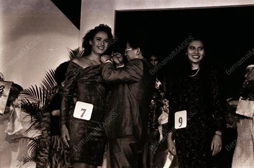 MISS WONDERLAND MALAYSIA 1990