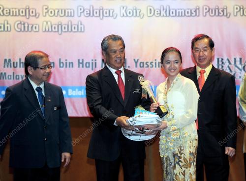KL40_27092012_BAHASA