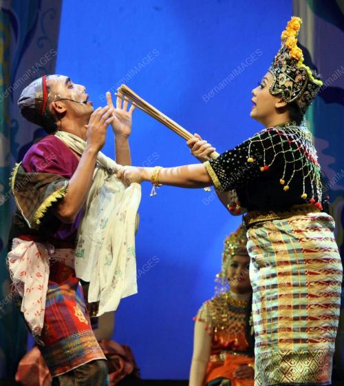 MAK YONG EKSTRAVAGANZA