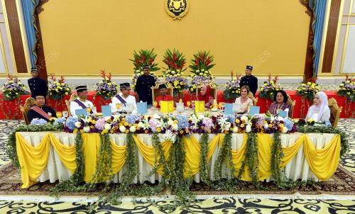 KL40_29092016_AGONG_PINGAT