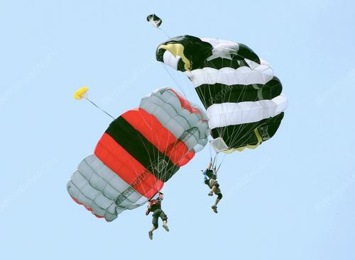 KL40_30092012_BASE_JUMP
