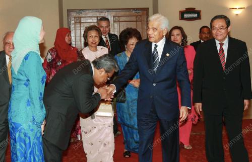 SULTAN AZLAN SHAH