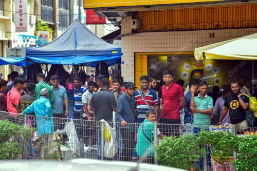 TINJAUAN WARGA ASING JALAN SILANG