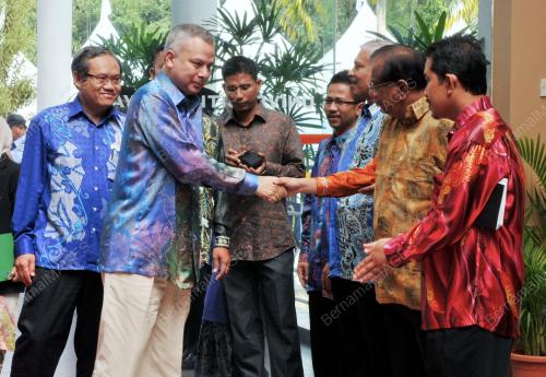 RAJA MUDA PERAK RAJA DR NAZRIN SHAH