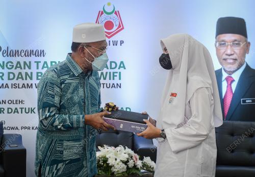 SENATOR DATUK IDRIS AHMAD