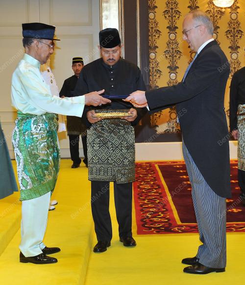 KL41_02102013_DUTA