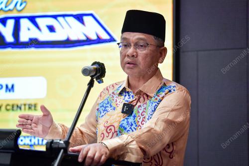 DATUK DR MOHD NA'IM MOKHTAR