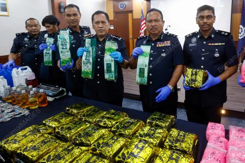 DATUK RUSDI MOHD ISA