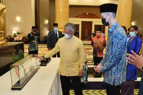 AL-SULTAN ABDULLAH RI'AYATUDDIN AL-MUSTAFA BILLAH SHAH