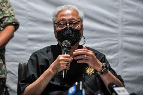 DATUK SERI ISMAIL SABRI YAAKOB