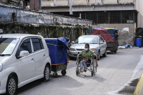 TINJAUAN SEKITAR IBU KOTA
