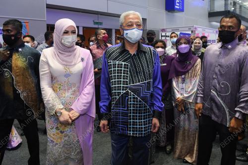DATUK SERI ISMAIL SABRI YAAKOB