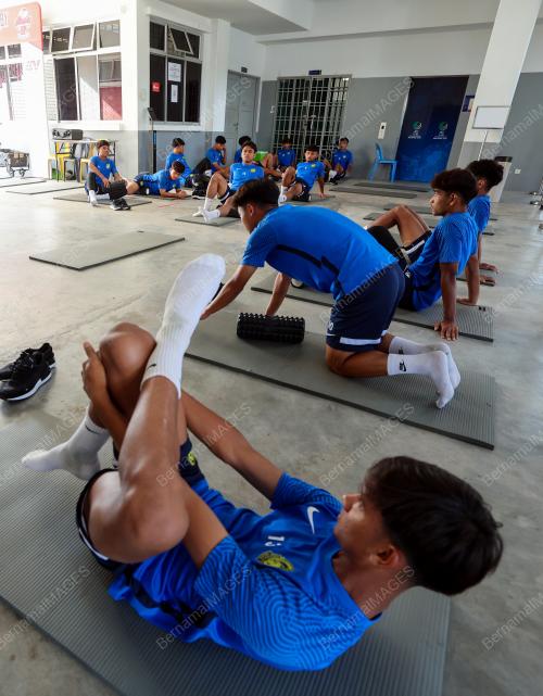 SESI LATIHAN PUSAT SKUAD HARIMAU MALAYA B 19