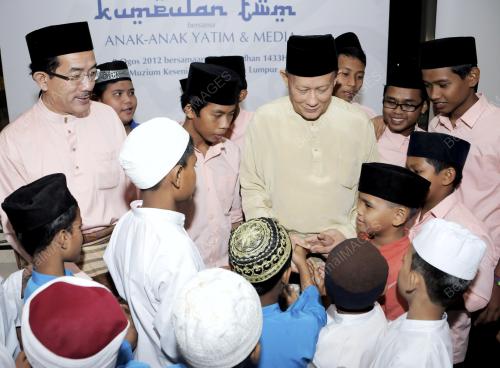 KL41_09082012_IFTAR_BERNAS