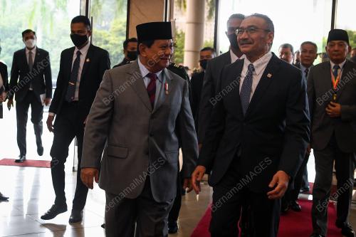 DATUK SERI HISHAMMUDDIN TUN HUSSEIN