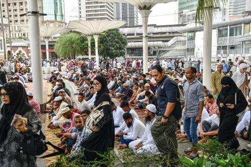 SOLAT AIDILFITRI DI MASJID JAMEK