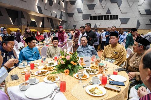 DATUK SERI ALEXANDER NANTA LINGGI