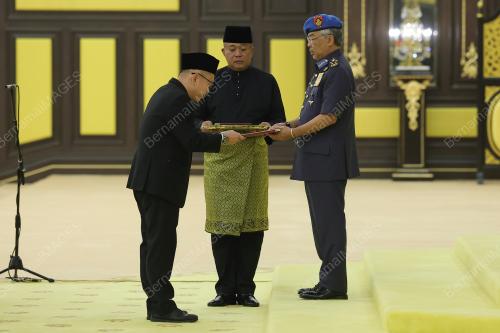 AL-SULTAN ABDULLAH RI'AYATUDDIN AL-MUSTAFA BILLAH SHAH