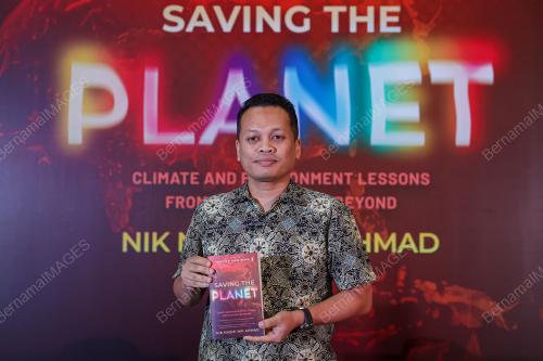 NIK NAZMI NIK AHMAD