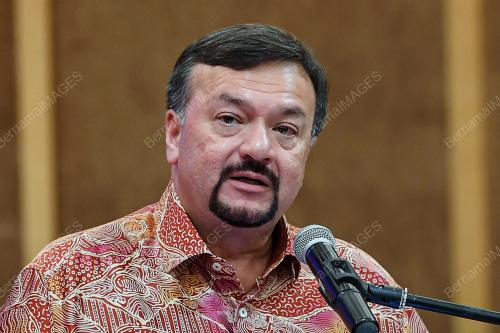 DATUK SERI AMIR HAMZAH AZIZAN